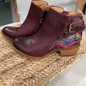 Comfortiva Leather Bootie 6